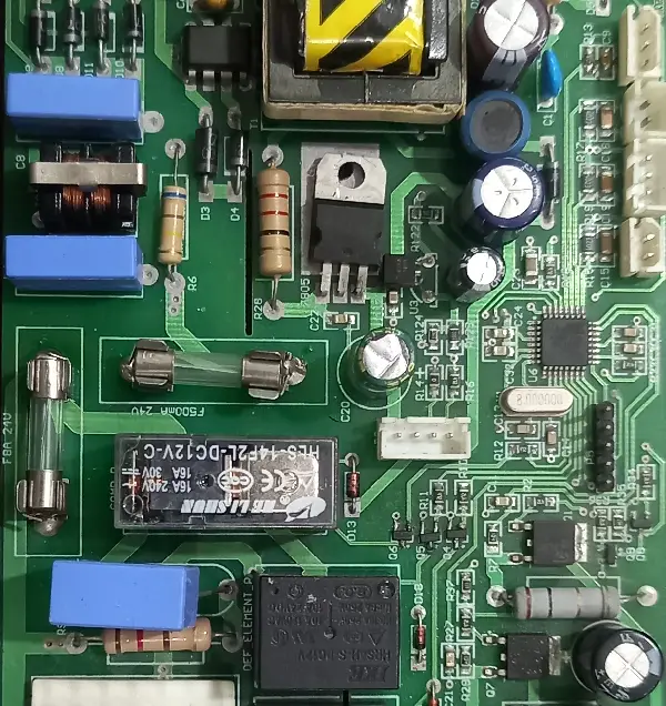 تعمیر-یخچال-فریزر-در-سه-راه-آدران-1