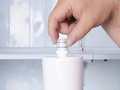 تعویض-فیلتر-یخچال-در-سه-راه-آدران