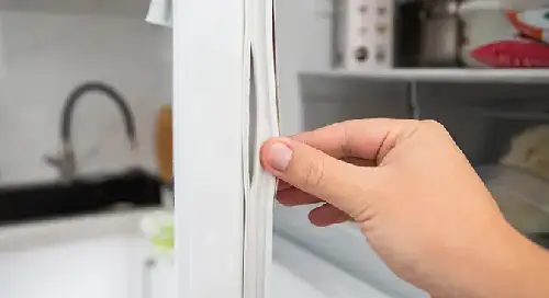 مشکل در لاستیک دور درب یخچال